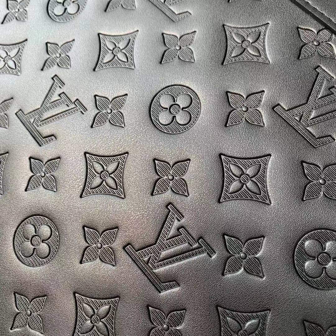 LV POUCH - الصورة 4