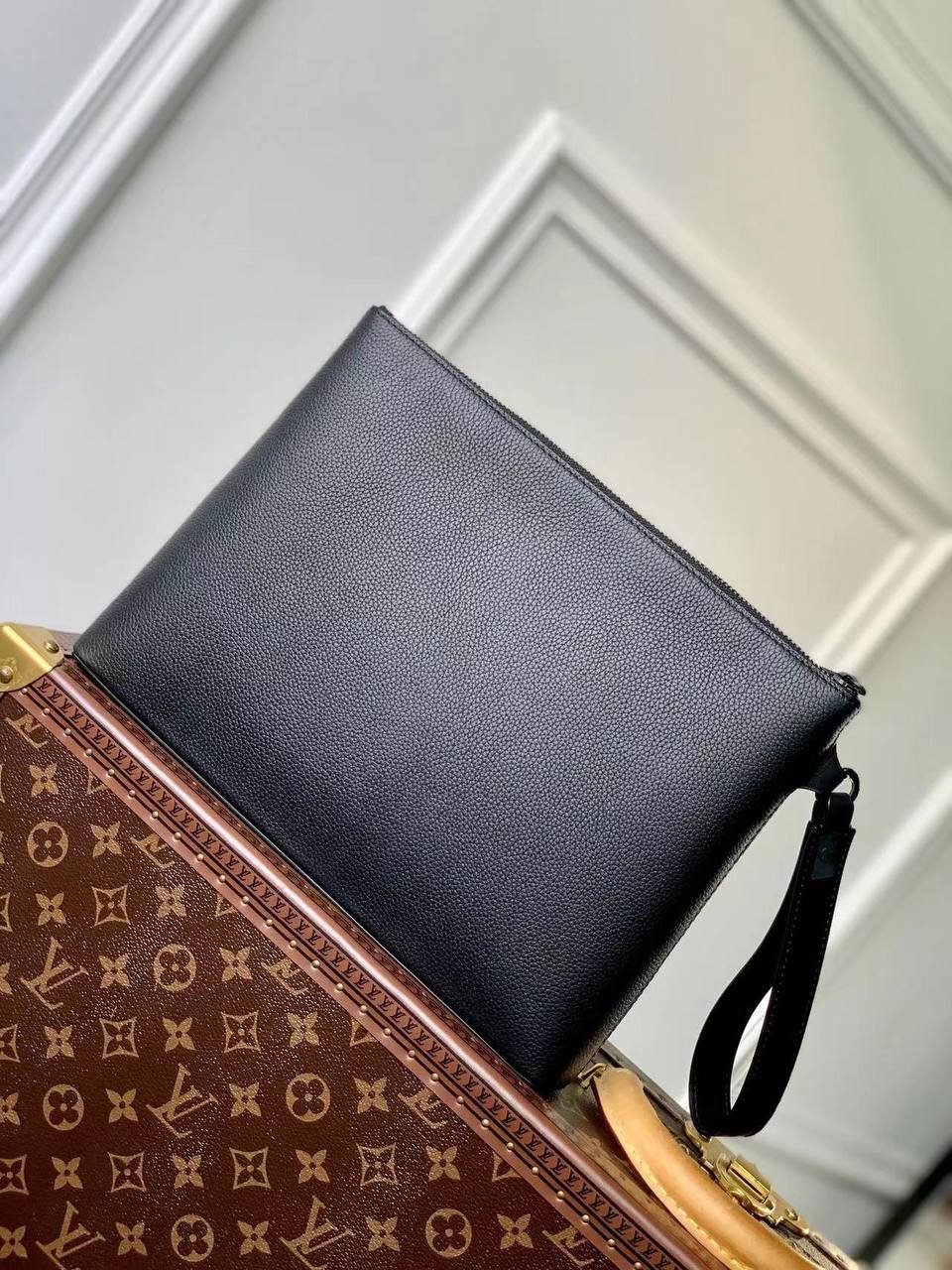LV POUCH - الصورة 2
