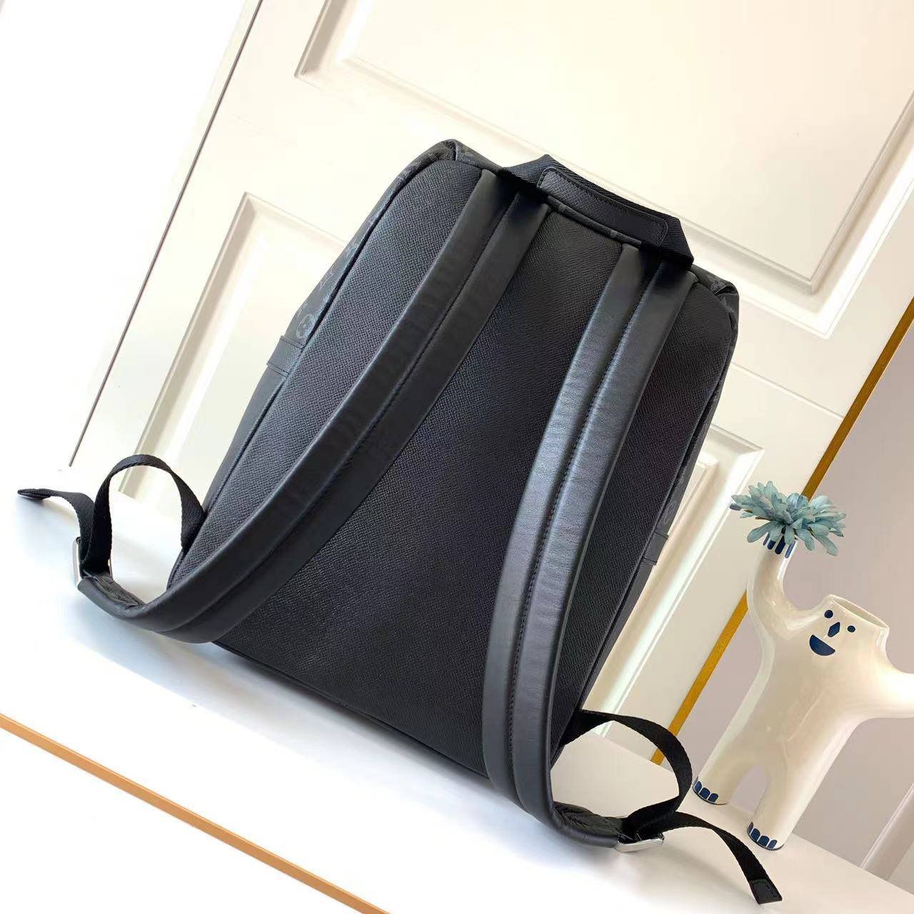 LV BackPack - الصورة 2