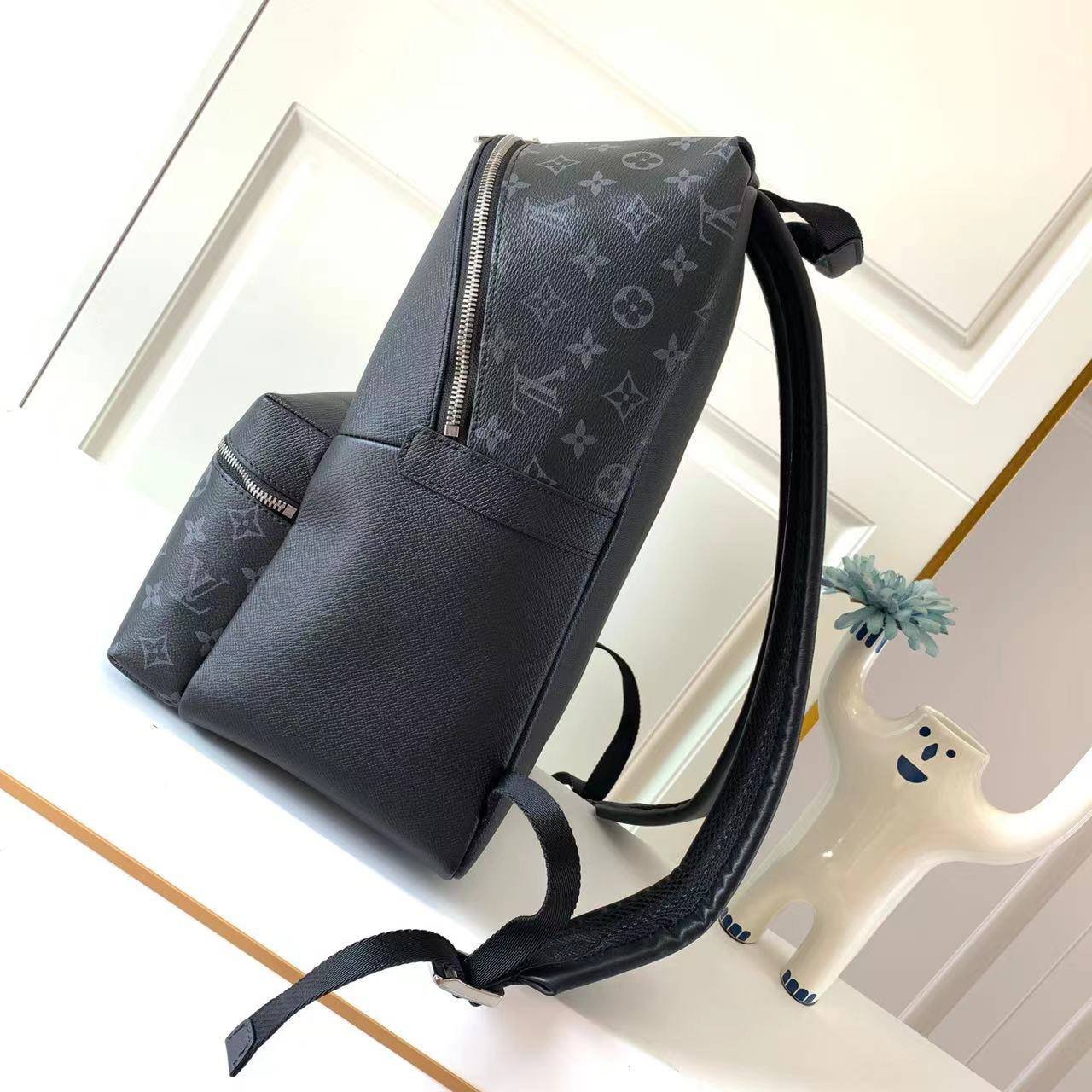 LV BackPack - الصورة 5