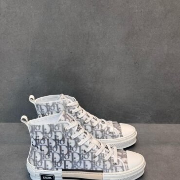 High-Top Sneaker White and Black Dior Oblique Canvas